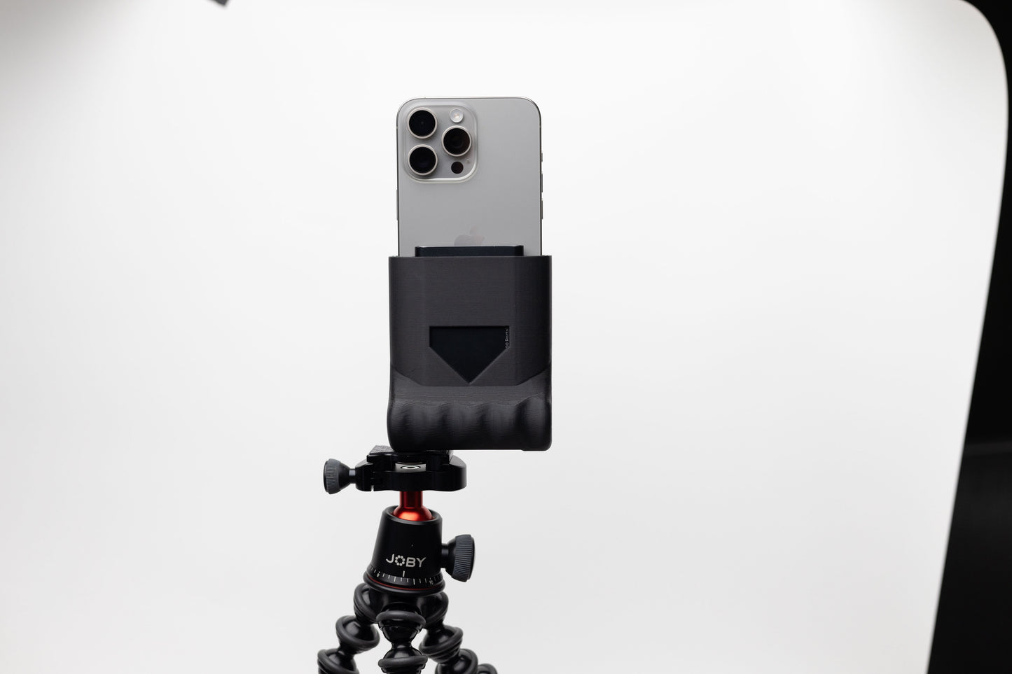 CineGrip for iPhone 15 Pro and Pro Max